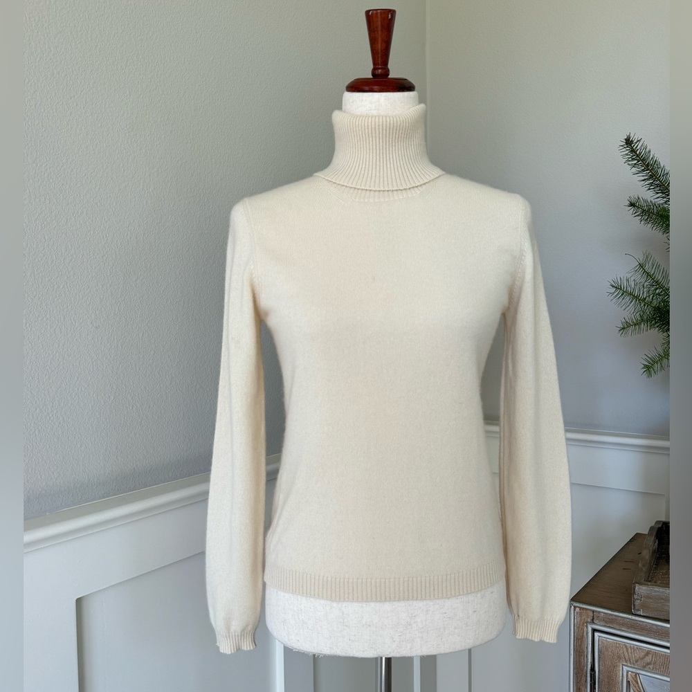 Piacenza Cashmere Turtleneck Sweater Made in Italy Cream No Size Tag Measures S